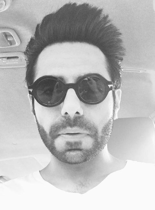 阿帕尔夏克提·库拉那 Aparshakti Khurana