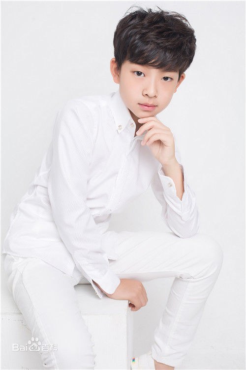 陈喆伦 Zhelun Chen