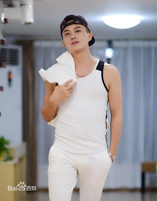 李应七 Yingqi Li