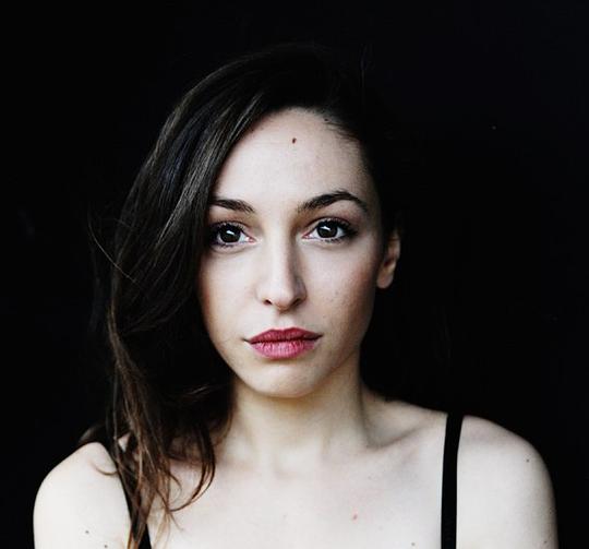 露西·阿伦 Lucie Aron