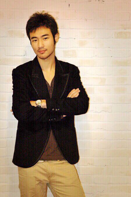 何泰然 Tairan He