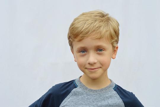 菲恩·道格拉斯 Finn Douglas