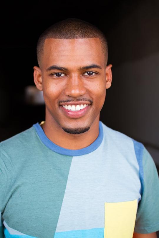 克里斯托弗·塔瓦雷斯 Christopher Tavarez