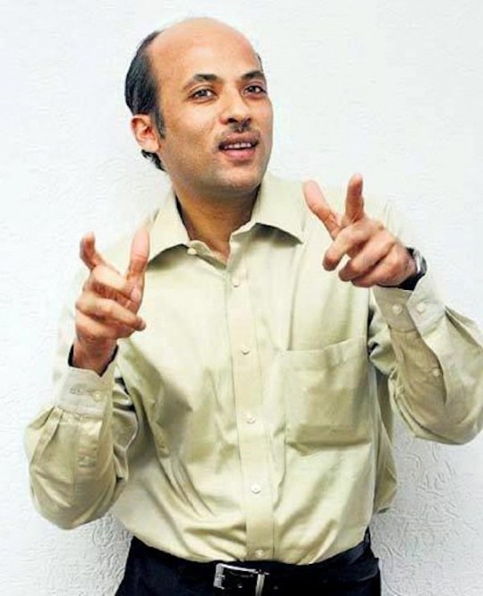 苏拉杰·R·巴贾特亚 Sooraj R. Barjatya