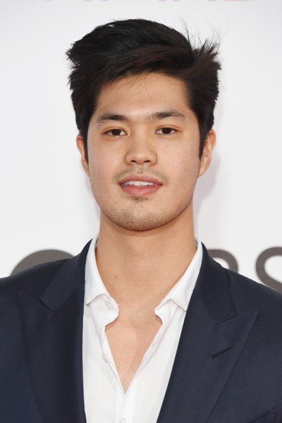 罗斯·巴特勒 Ross Butler