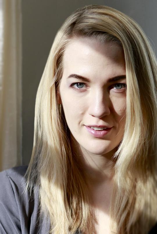艾米丽·卡迈克尔 Emily Carmichael