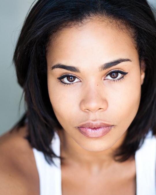 罗克西·斯特恩伯格 Roxy Sternberg