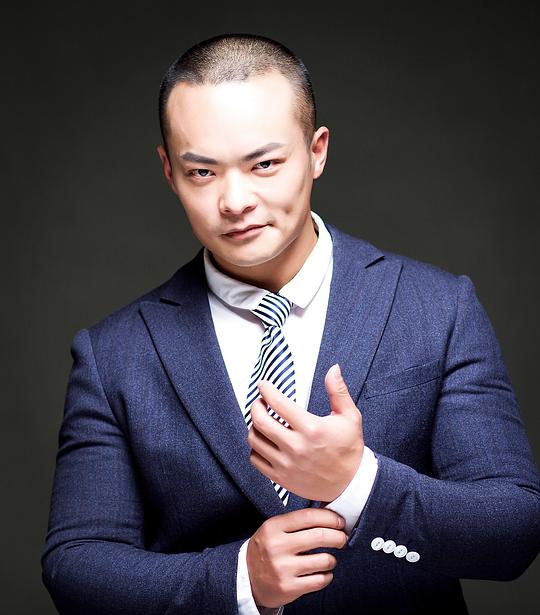 王洪千 Hongqian Wang