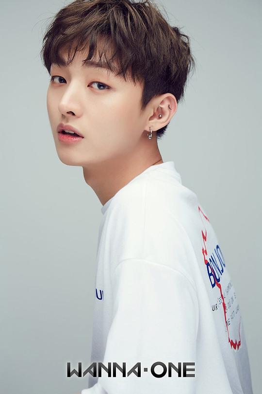尹智圣 Ji-Sung Yoon
