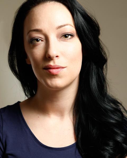 阿米利亚·泰勒 Amelia Tyler