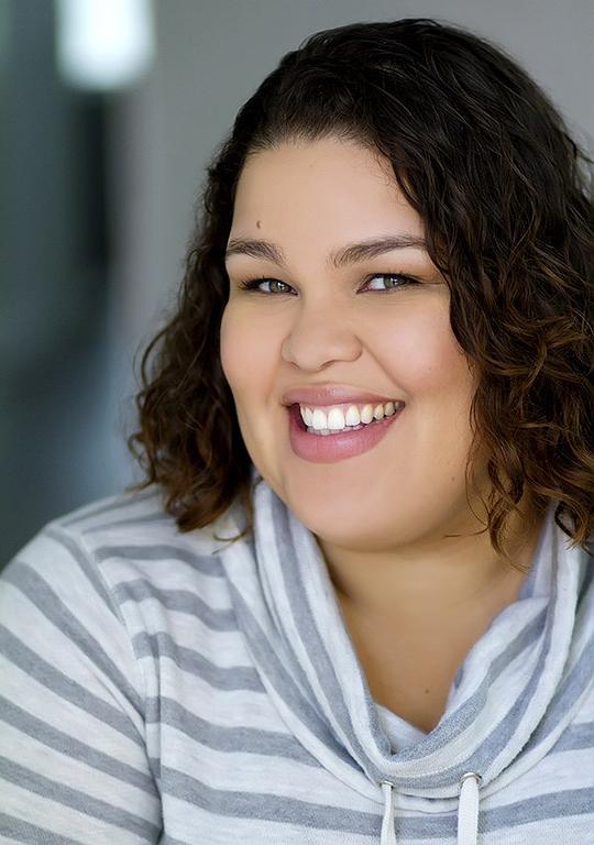 布兰妮·扬 Britney Young