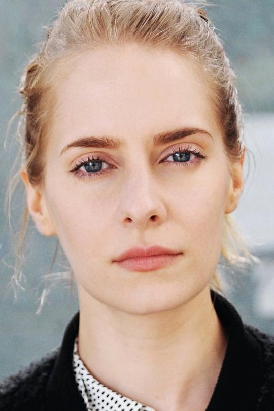 科妮莉亚·伊万坎 Cornelia Ivancan