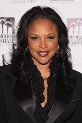 林恩·惠特菲尔德 Lynn Whitfield