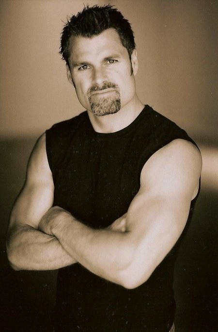 约翰·麦克唐纳 John MacDonald