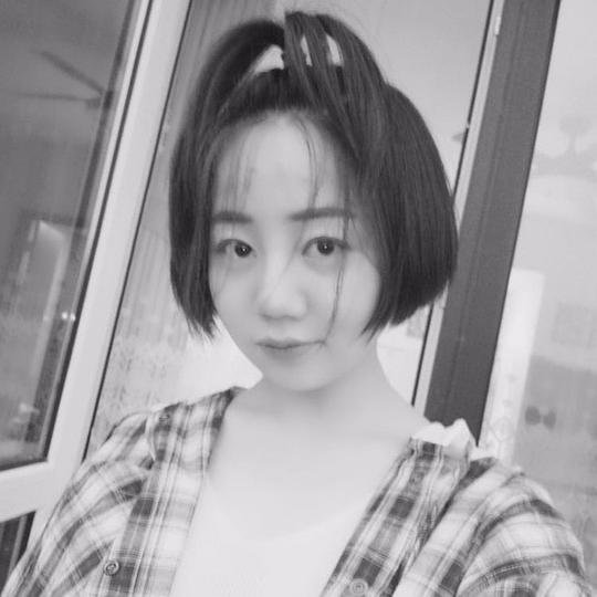 银静文 Jingwen Yin