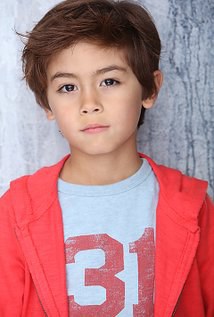 利亚姆·詹姆斯·拉莫斯 Liam James Ramos