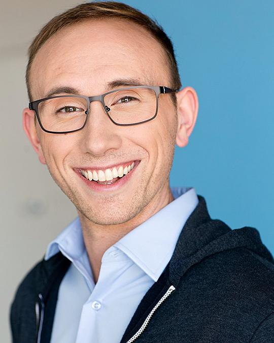 哈里森·吉文斯 Harrison Givens