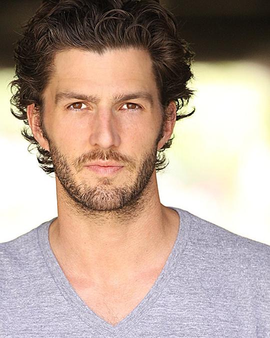 泰勒·乔恩·奥尔森 Tyler Jon Olson