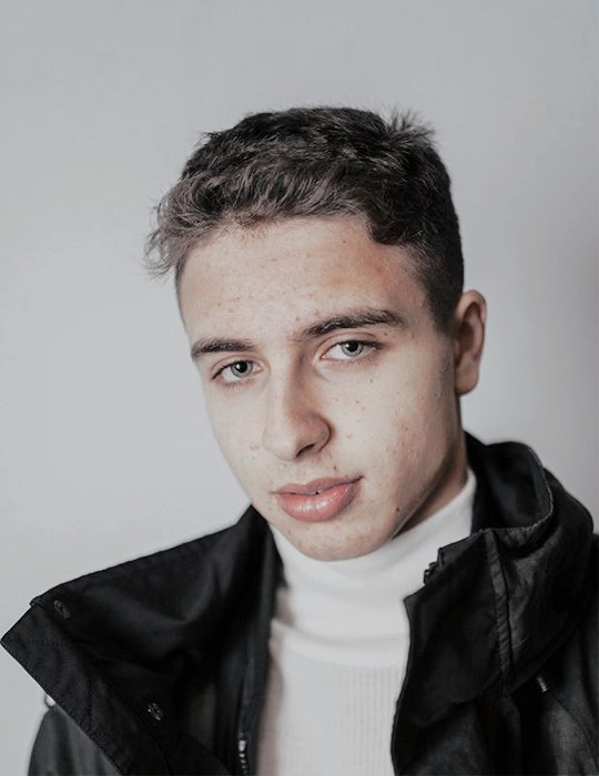 亚当·厄扎力 Adam Ezzari