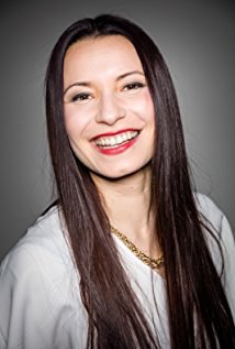 安娜·左拉·贝哈赫德 Anne Zohra Berrached