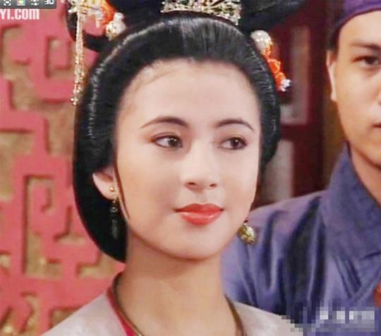 何咏芳 Shirley Ho