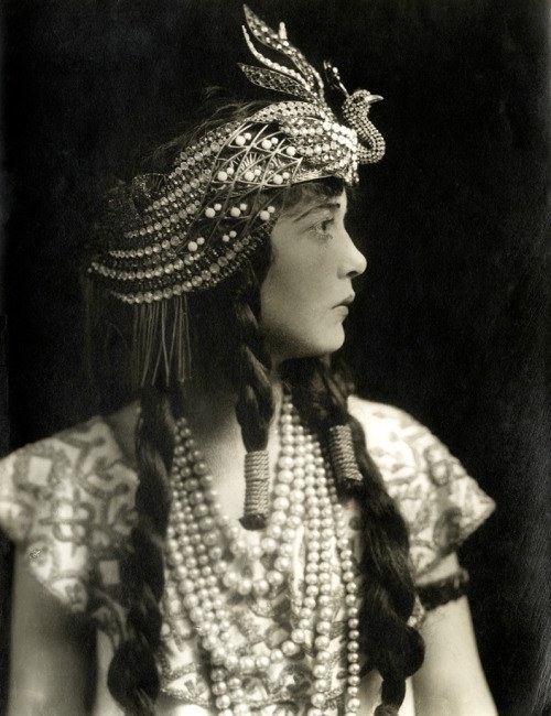 Lily Cahill Lily Cahill