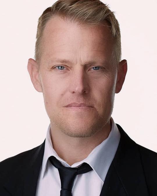 特里沃·斯纳尔 Trevor Snarr