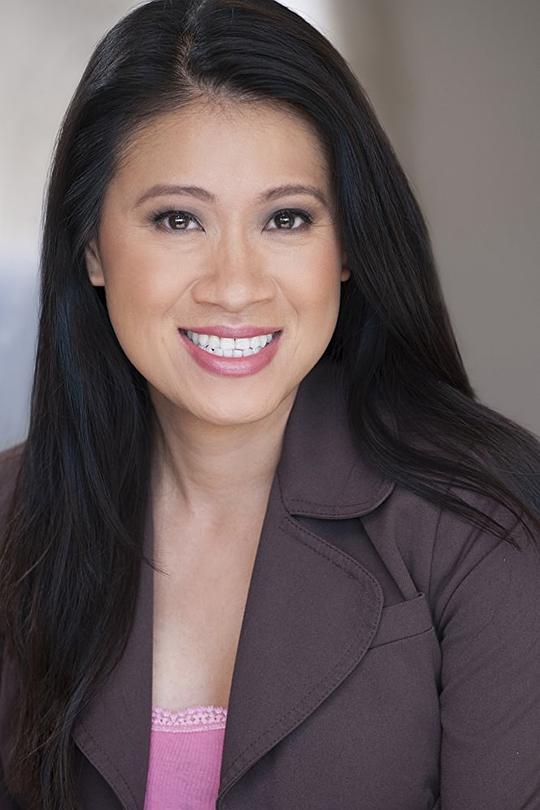 黄琼妮 Junie Hoang