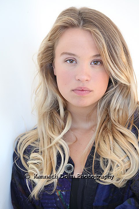 埃薇·汤普森 Evie Thompson