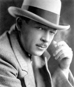 阿瑟·豪斯曼 Arthur Housman