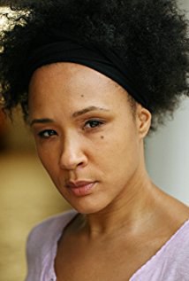 果尔达·罗斯乌威尔 Golda Rosheuvel