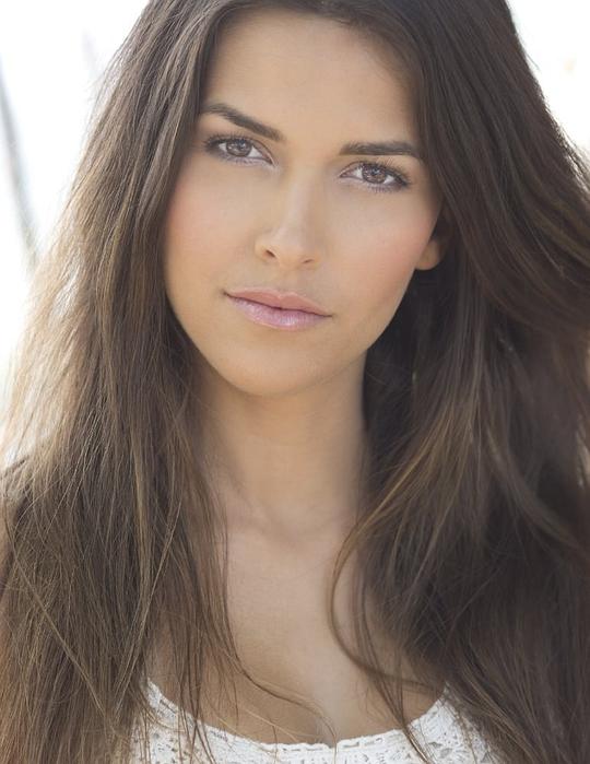 索非亚·佩尔纳斯 Sofia Pernas