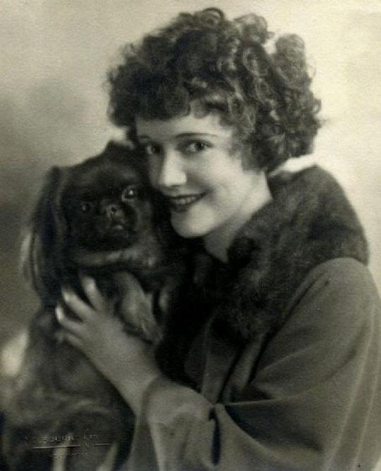 露丝·德怀尔 Ruth Dwyer