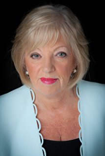 崔西娅·玛丽·亨尼西 Tricia Mary Hennessy