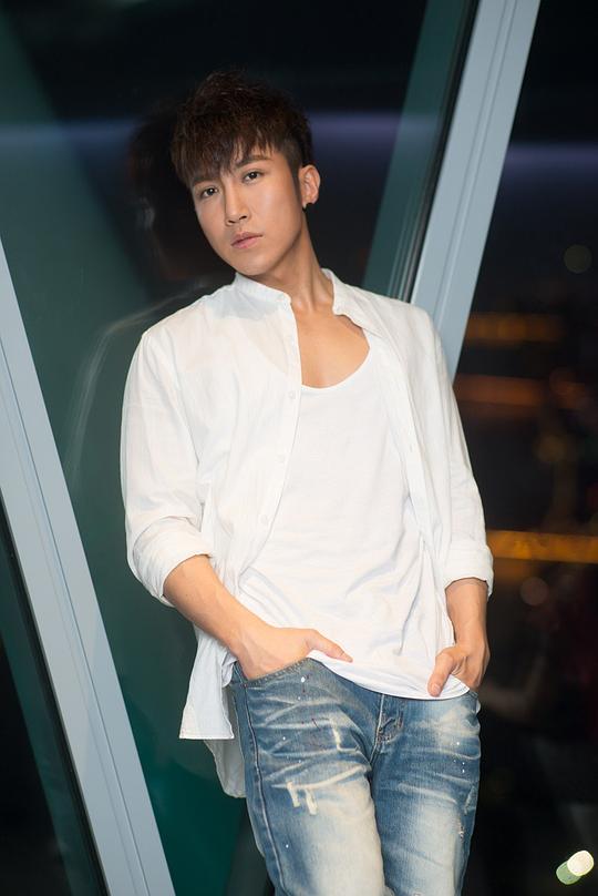 梁山山 Chirs Leung