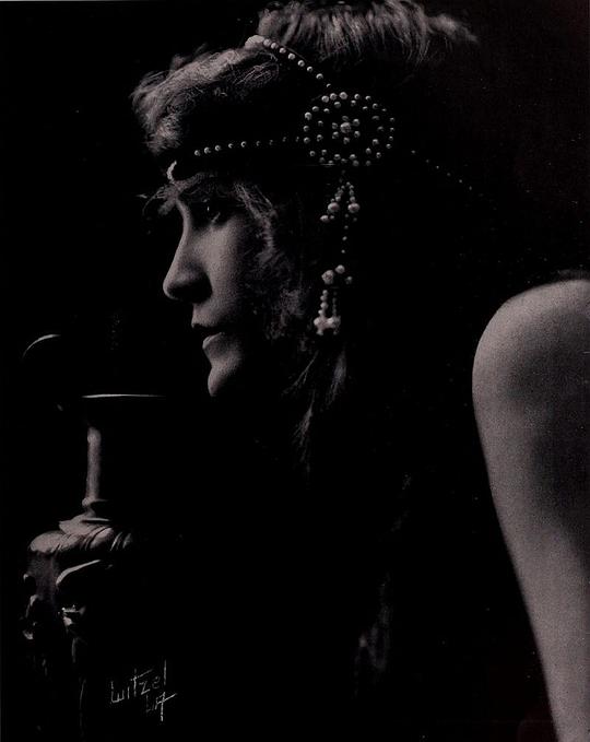 克莱尔·麦克道尔 Claire McDowell