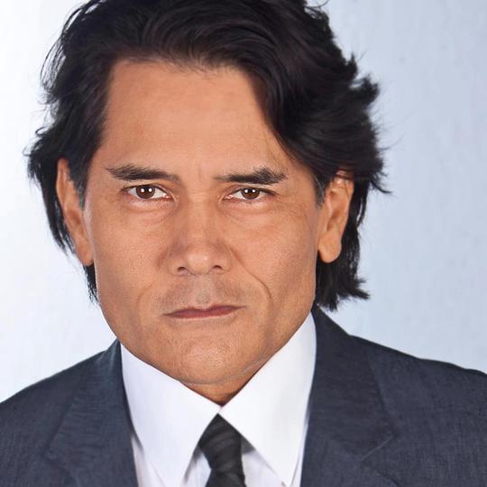 J·拉罗斯 J. LaRose