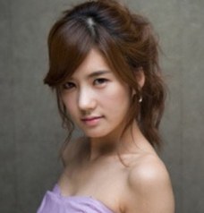 Han Si-yeon  Han Si-yeon