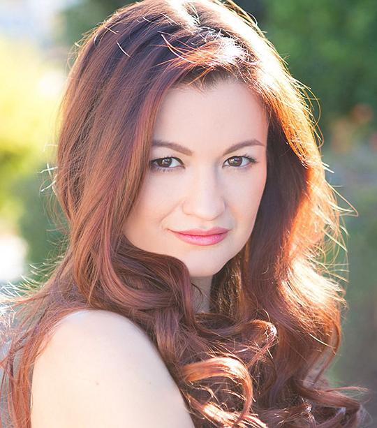 莉亚·麦肯德里克 Leah McKendrick