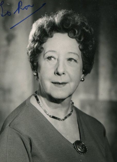 莫娜·沃什伯恩 Mona Washbourne