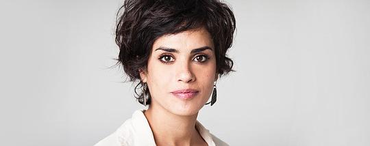 亚历山德拉·卡韦吉 Alexandra Kahwagi