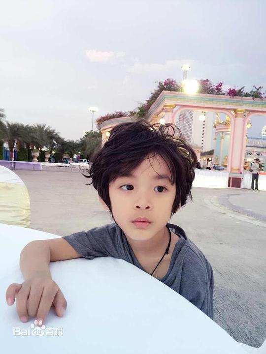 王子谦 Ziqian Wang