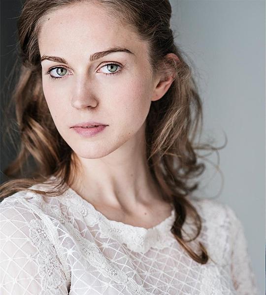 露西·查普尔 Lucy Chappell