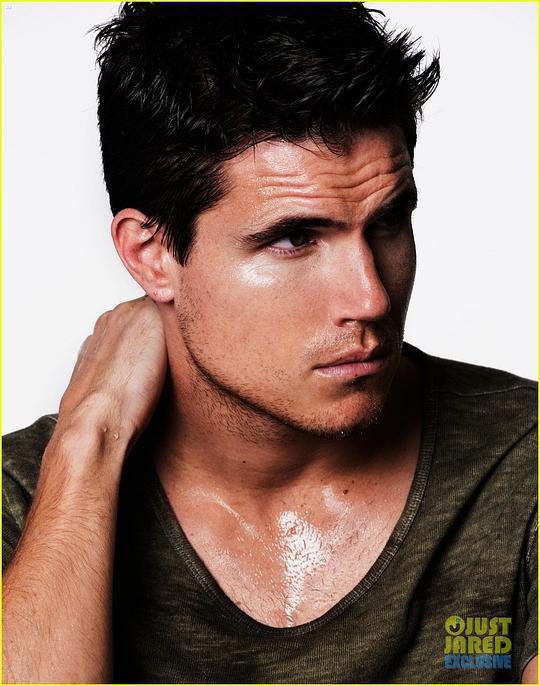 罗比·阿梅尔 Robbie Amell