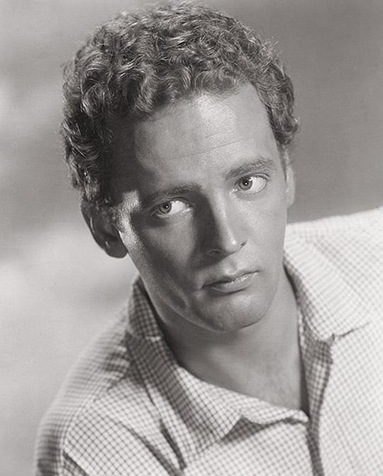 本·皮亚扎 Ben Piazza