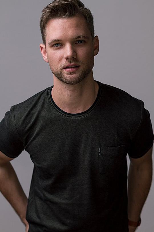 卡梅隆·贾宝 Cameron Jebo