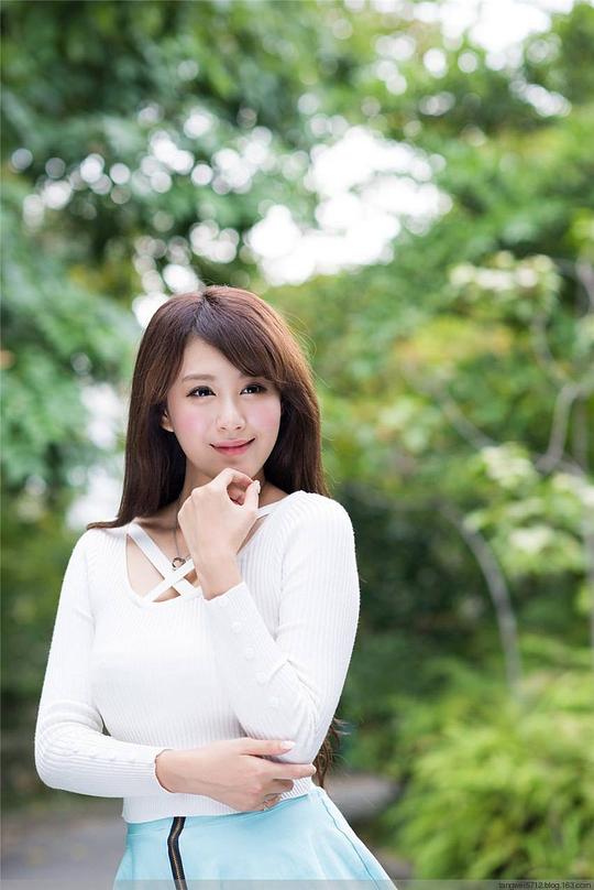 夏晴 Qing Xia