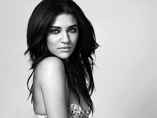 杰西卡·斯佐尔 Jessica Szohr