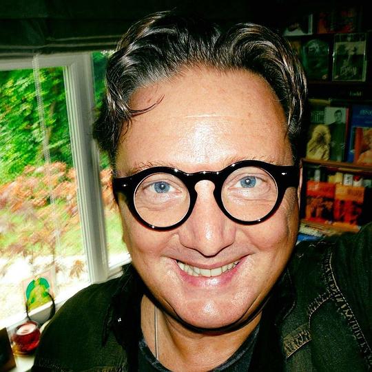 德里克·莱昂斯 Derek Lyons