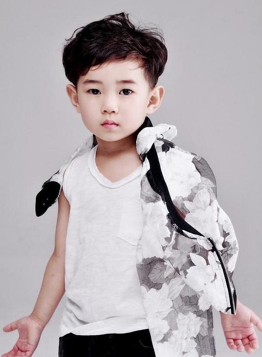 洪东英 Dong-yeong Hong